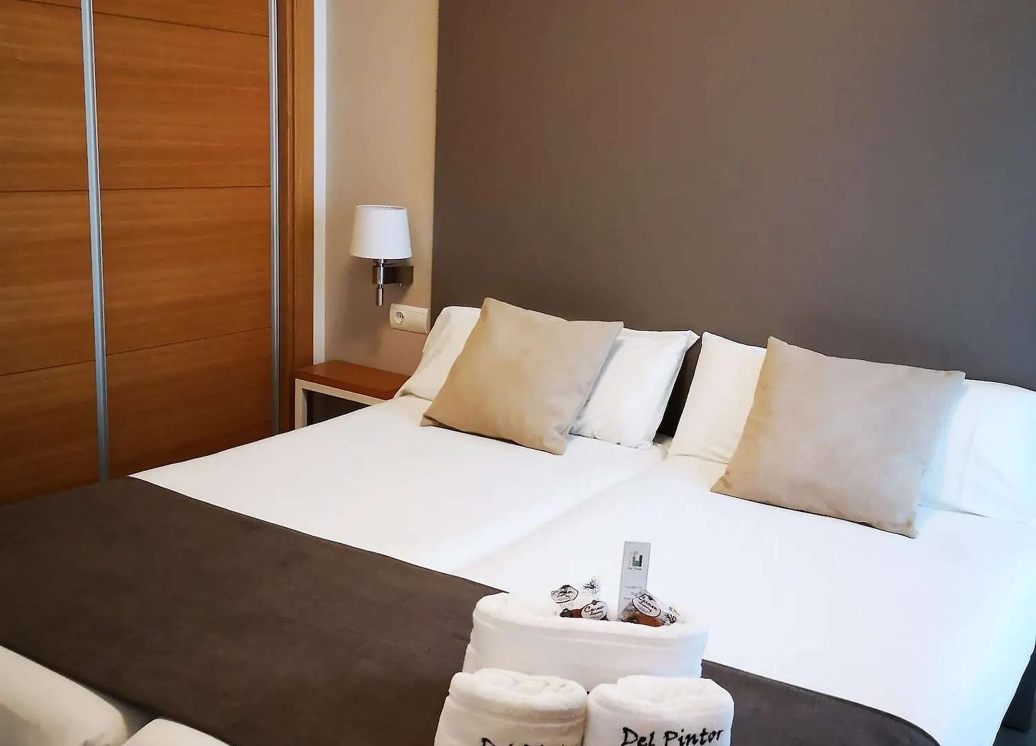 Suites Del Pintor Malaga Aparthotel