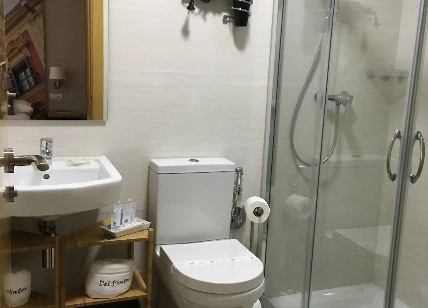 Suites Del Pintor Malaga 3*,